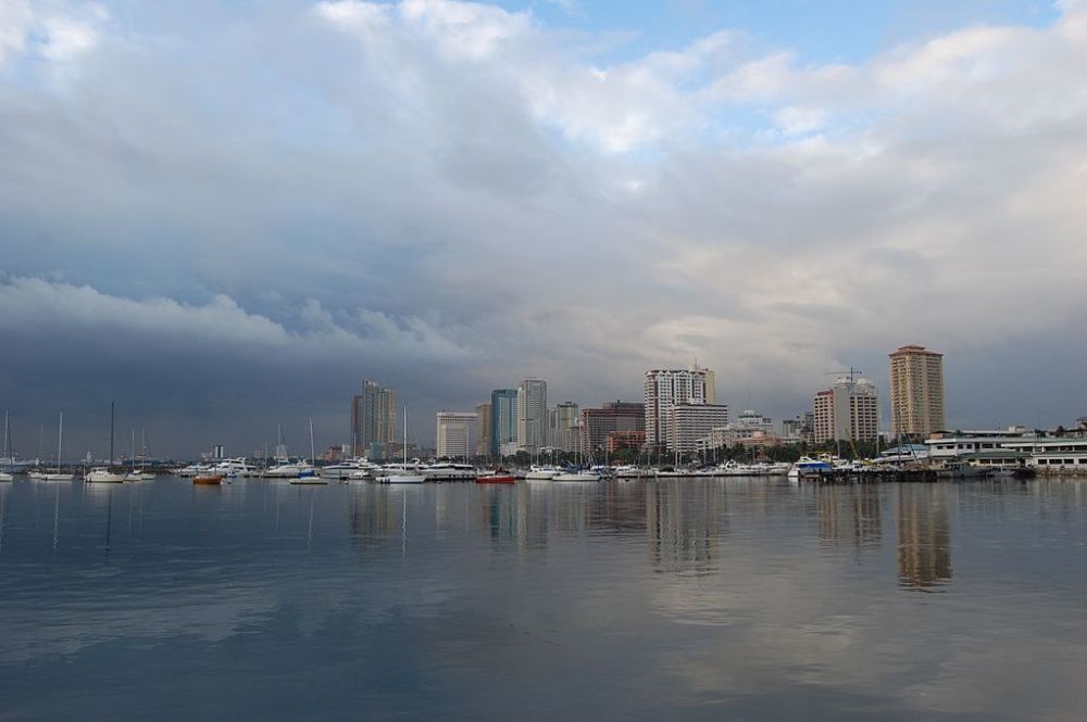 https://commons.wikimedia.org/wiki/File:(from_break_water)_Manila_Skyline_-_panoramio.jpg