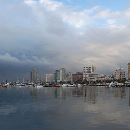 https://commons.wikimedia.org/wiki/File:(from_break_water)_Manila_Skyline_-_panoramio.jpg